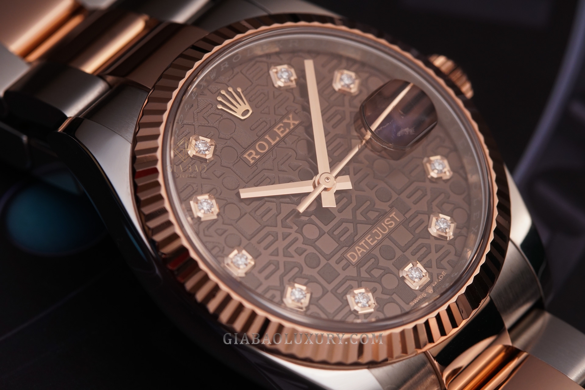 Đồng Hồ Rolex Datejust 36 126231 Mặt Số Vi Tính Chocolate Dây Đeo Oyster