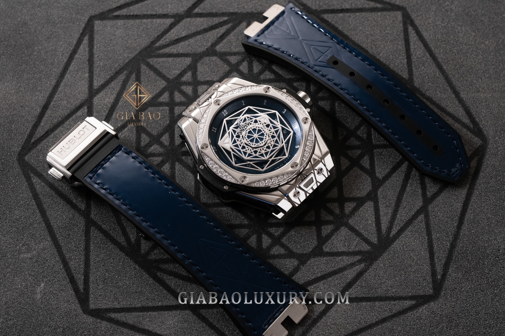 Review đồng hồ Hublot Big Bang Sang Bleu 39mm 465.SS.7179.VR.1204.MXM19