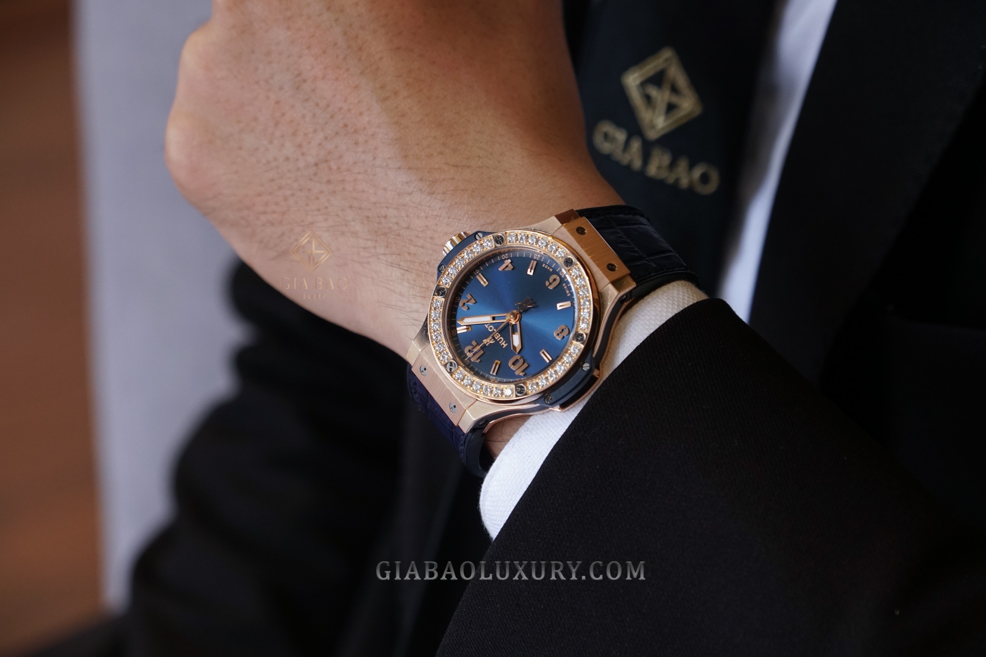 Review Đồng hồ Hublot Big Bang 38mm 361.PX.7180.LR.1204