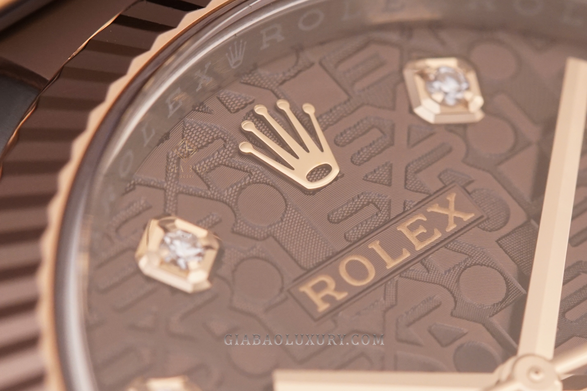 Đồng Hồ Rolex Datejust 36 126231 Mặt Số Vi Tính Chocolate Dây Đeo Oyster