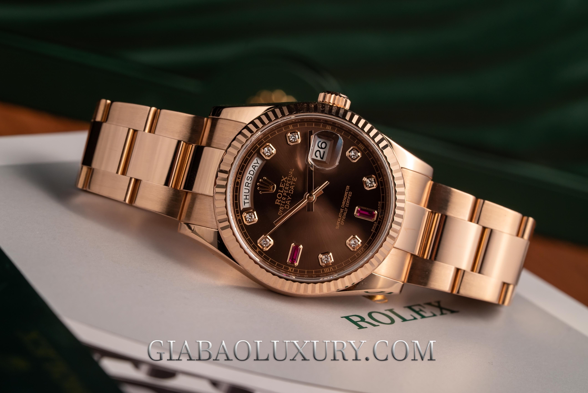 Đồng hồ Rolex Day-Date 118235 Mặt Số Chocolate Đá Ruby Đỏ Dây Đeo Oyster