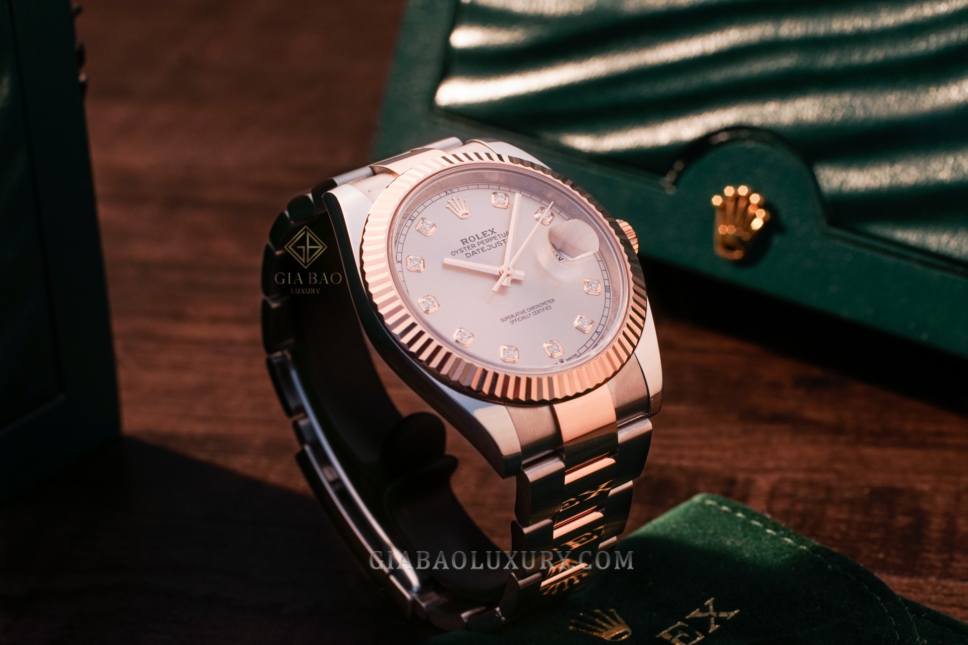 Đồng Hồ Rolex Datejust 41 126331 Mặt Số Sundust Nạm Kim Cương Dây Đeo Oyster