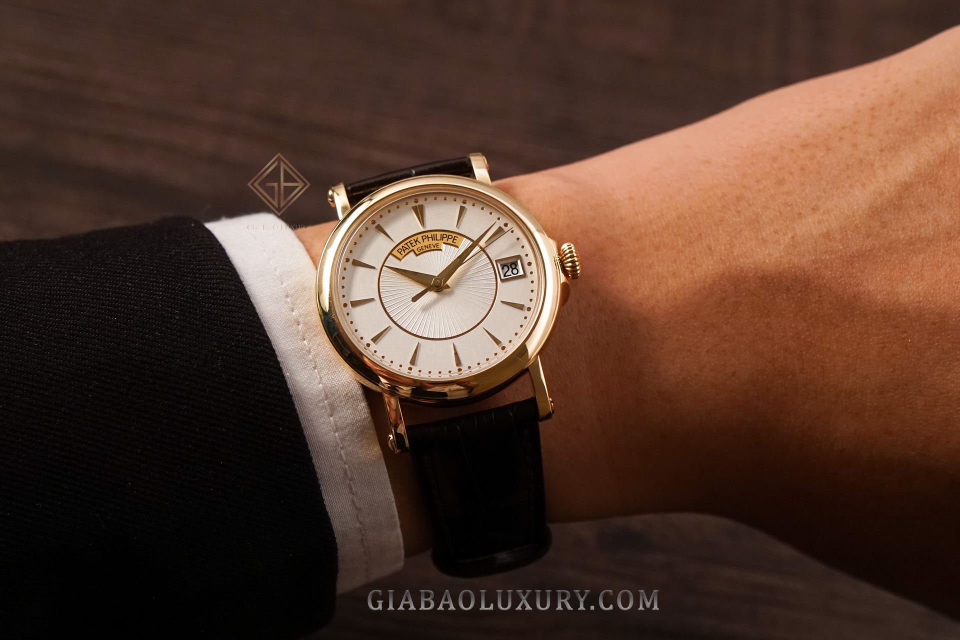Đồng Hồ Patek Philippe Calatrava 5153J-001
