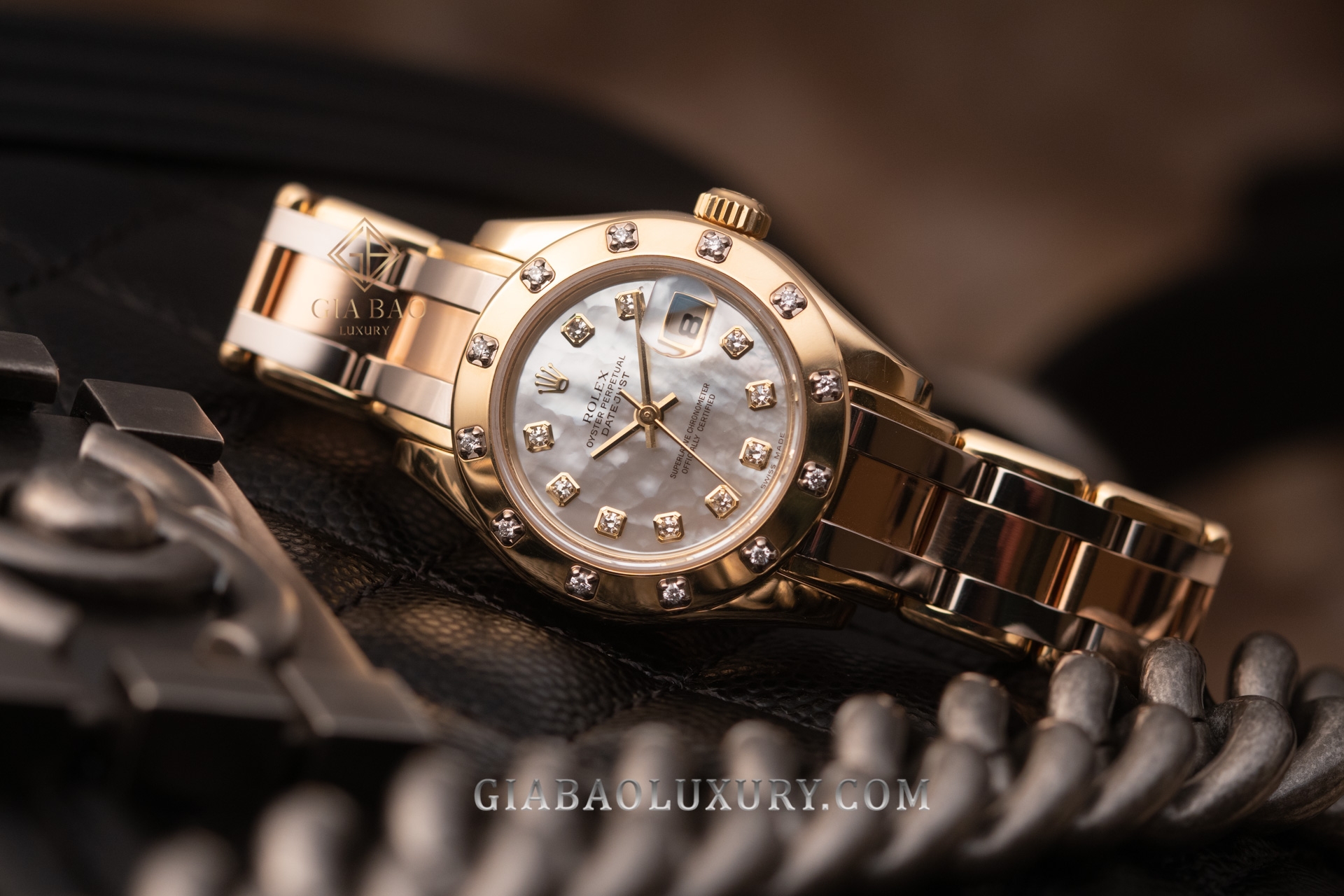 Đồng Hồ Rolex Pearlmaster 29 80318 Mặt Số vỏ Trai Trắng