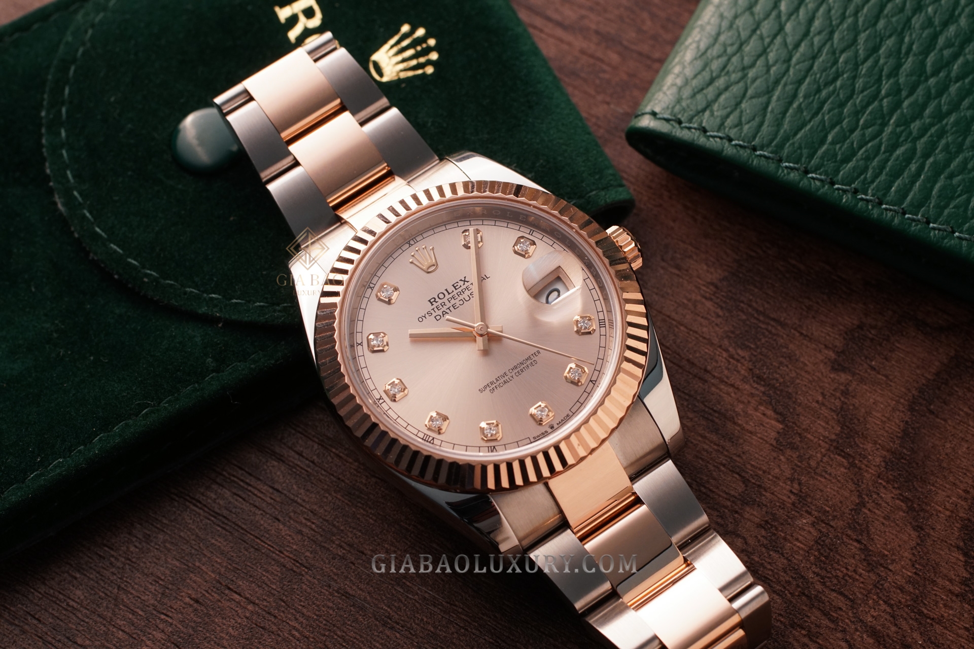 Đồng Hồ Rolex Datejust 41 126331 Mặt Số Sundust Nạm Kim Cương Dây Đeo Oyster