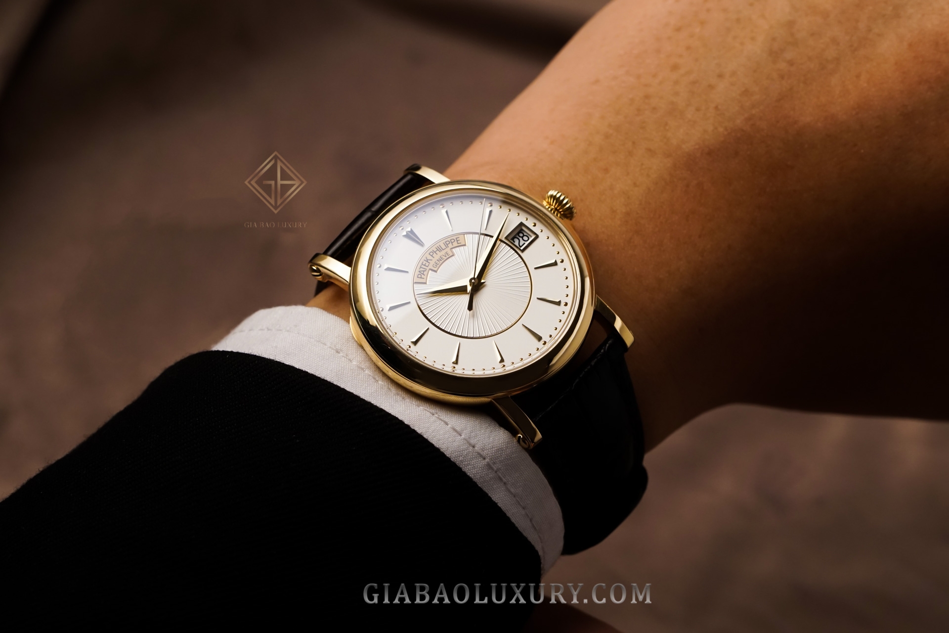 Đồng Hồ Patek Philippe Calatrava 5153J-001
