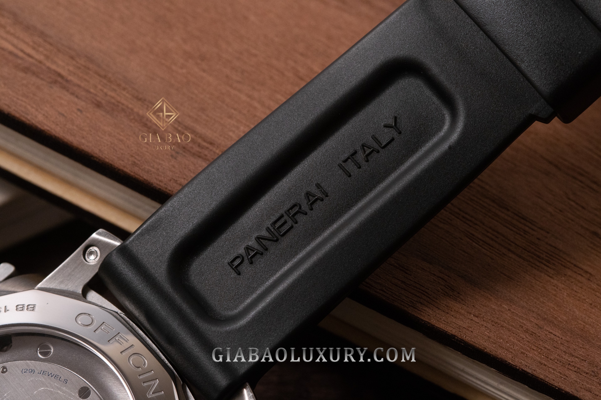 Panerai Luminor 1950 3Days GMT Power Reserve PAM00321 