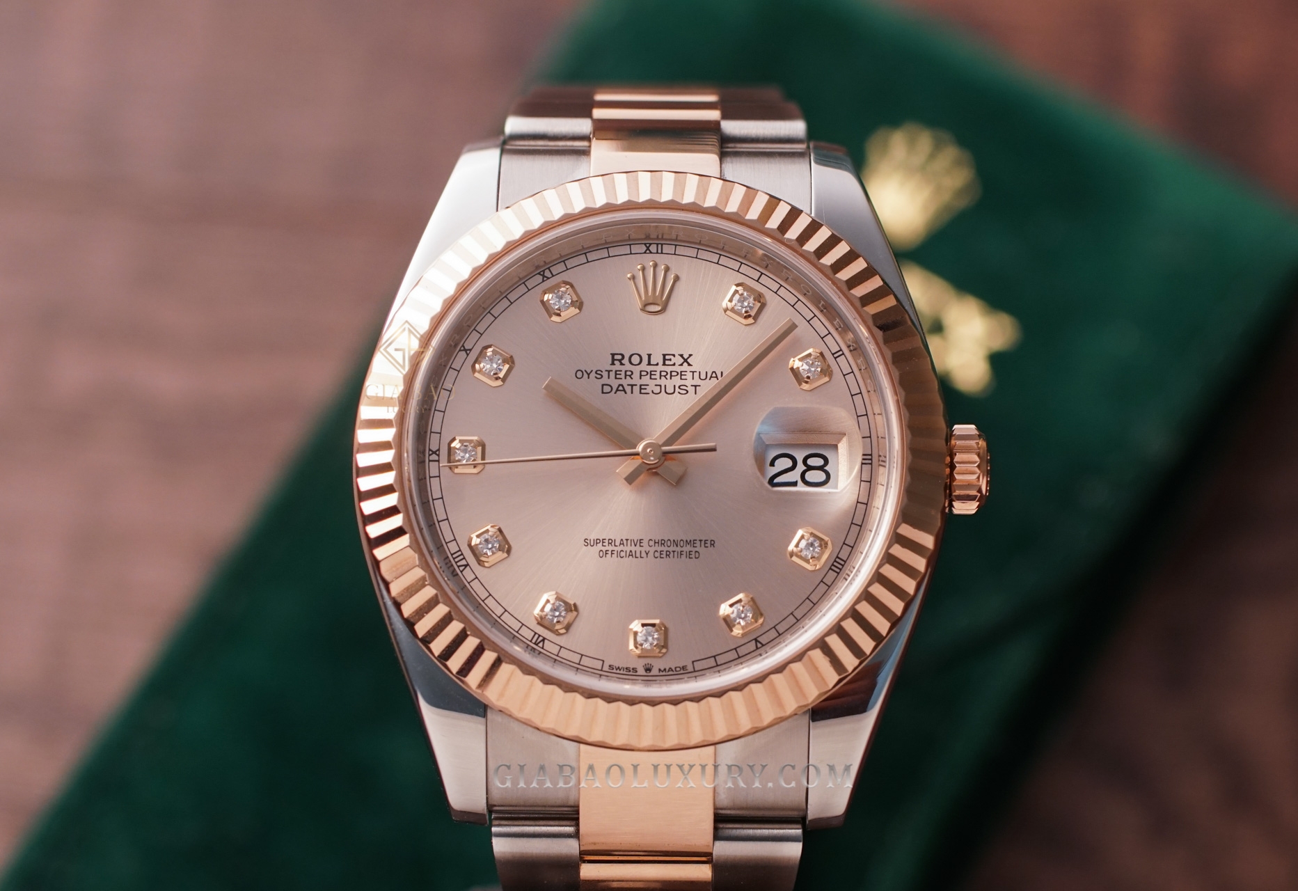 Đồng Hồ Rolex Datejust 41 126331 Mặt Số Sundust Nạm Kim Cương Dây Đeo Oyster