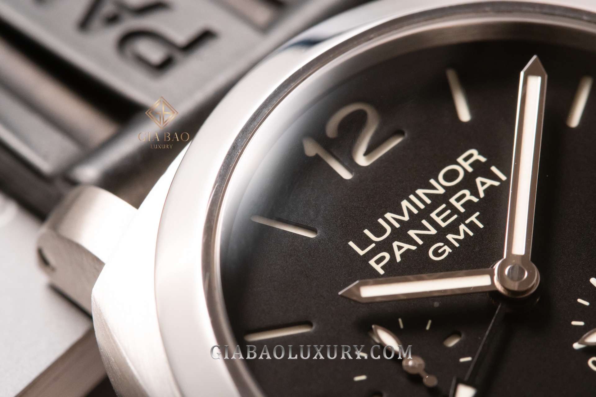 Panerai Luminor 1950 3Days GMT Power Reserve PAM00321 