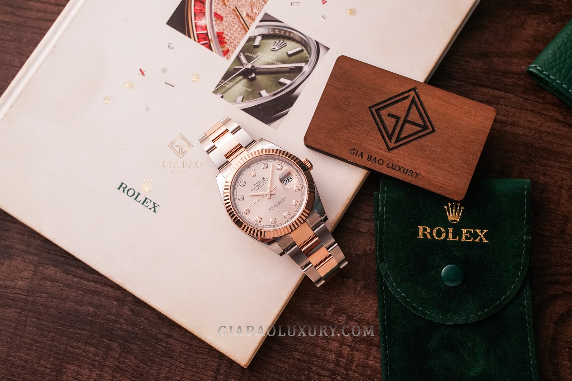 Đồng Hồ Rolex Datejust 41 126331 Mặt Số Sundust Nạm Kim Cương Dây Đeo Oyster