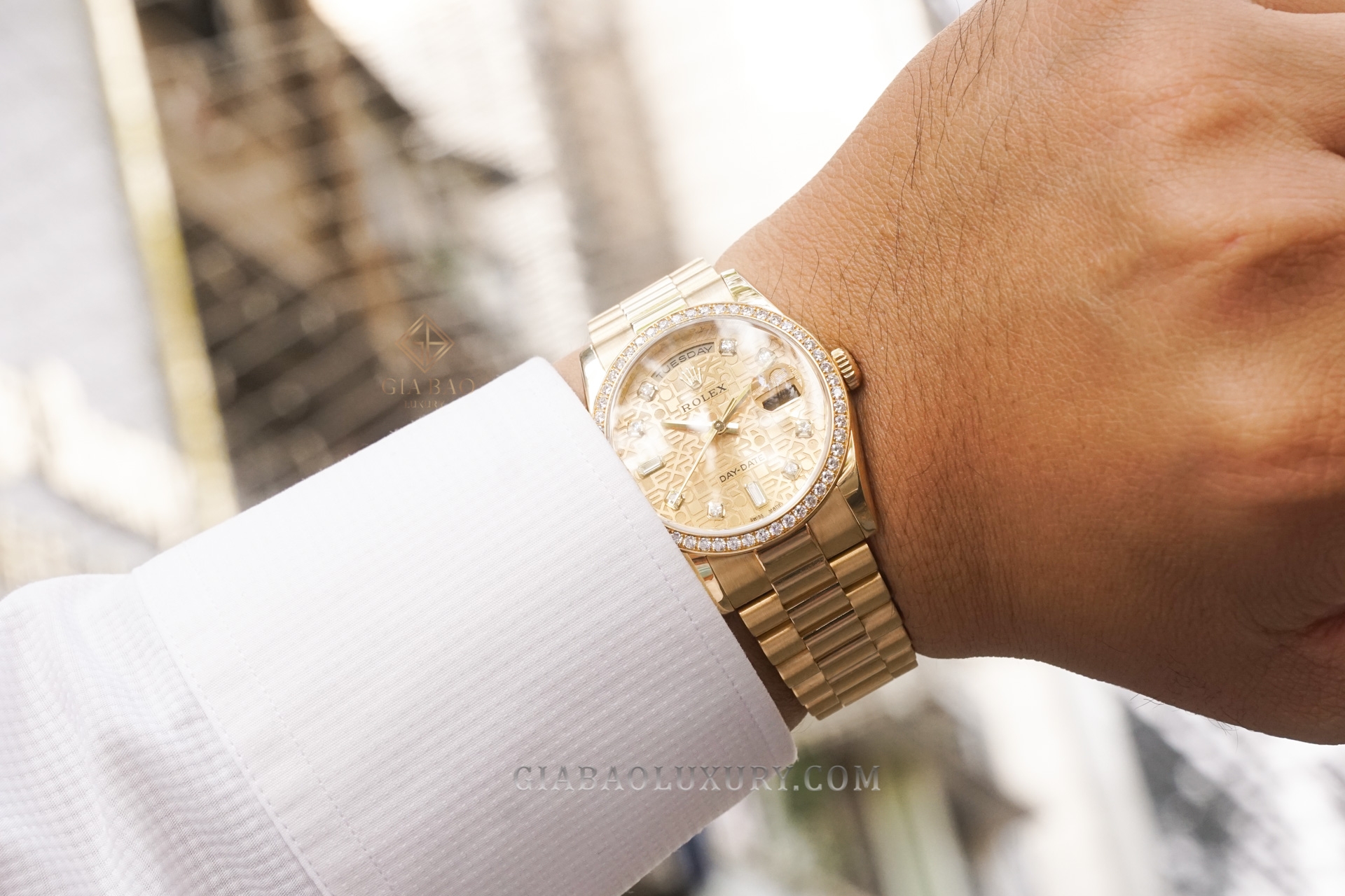 Đồng Hồ Rolex Day-Date 36 118348 Mặt Số Vi Tính Vàng Champagne