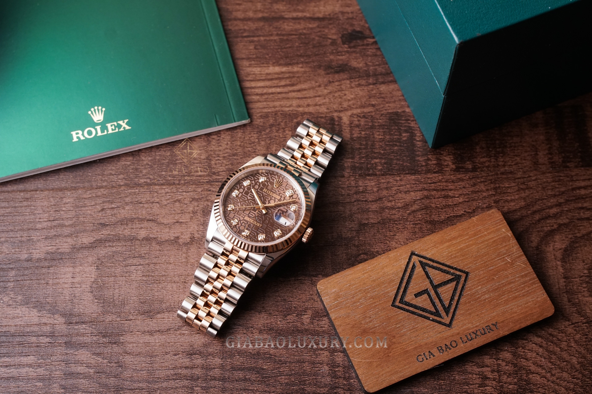 Đồng Hồ Rolex Datejust 126231 Mặt Số Vi Tính Chocolate