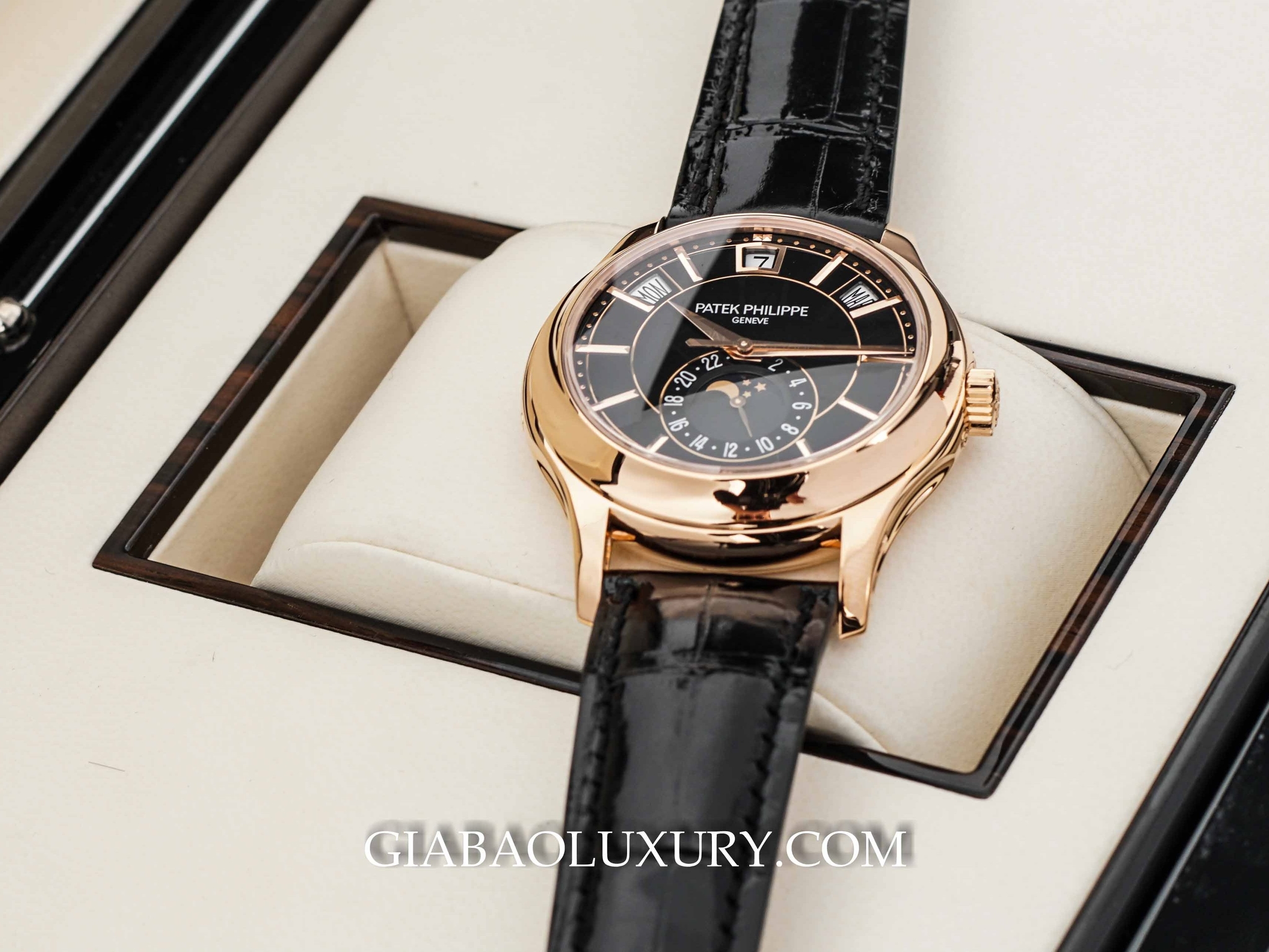 Đồng Hồ Patek Philippe Annual Calendar 5205r-010