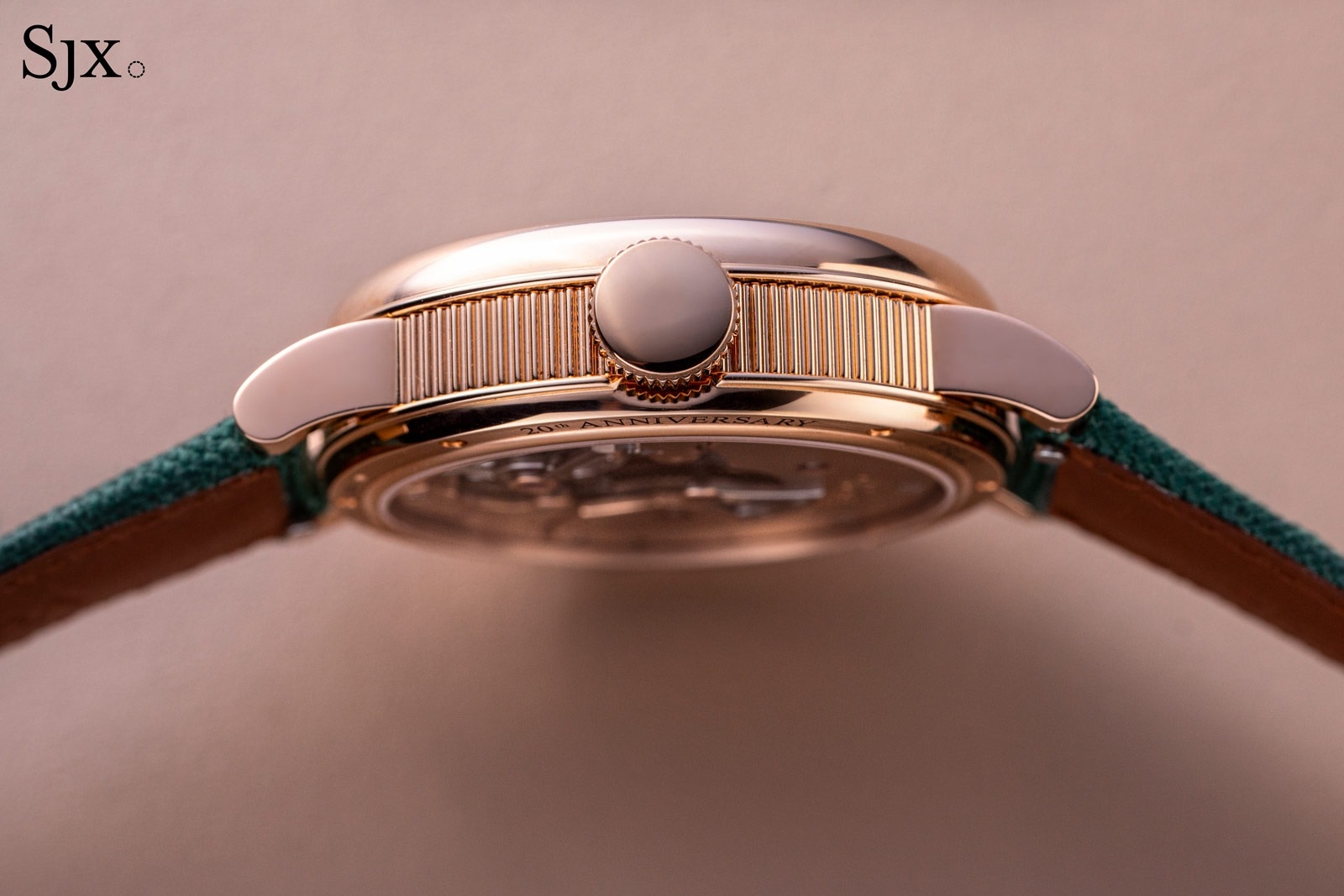 Cận Cảnh: Voutilainen Tourbillon 20th Anniversary Đỉnh cao trong chất lượng và sự tinh tế
