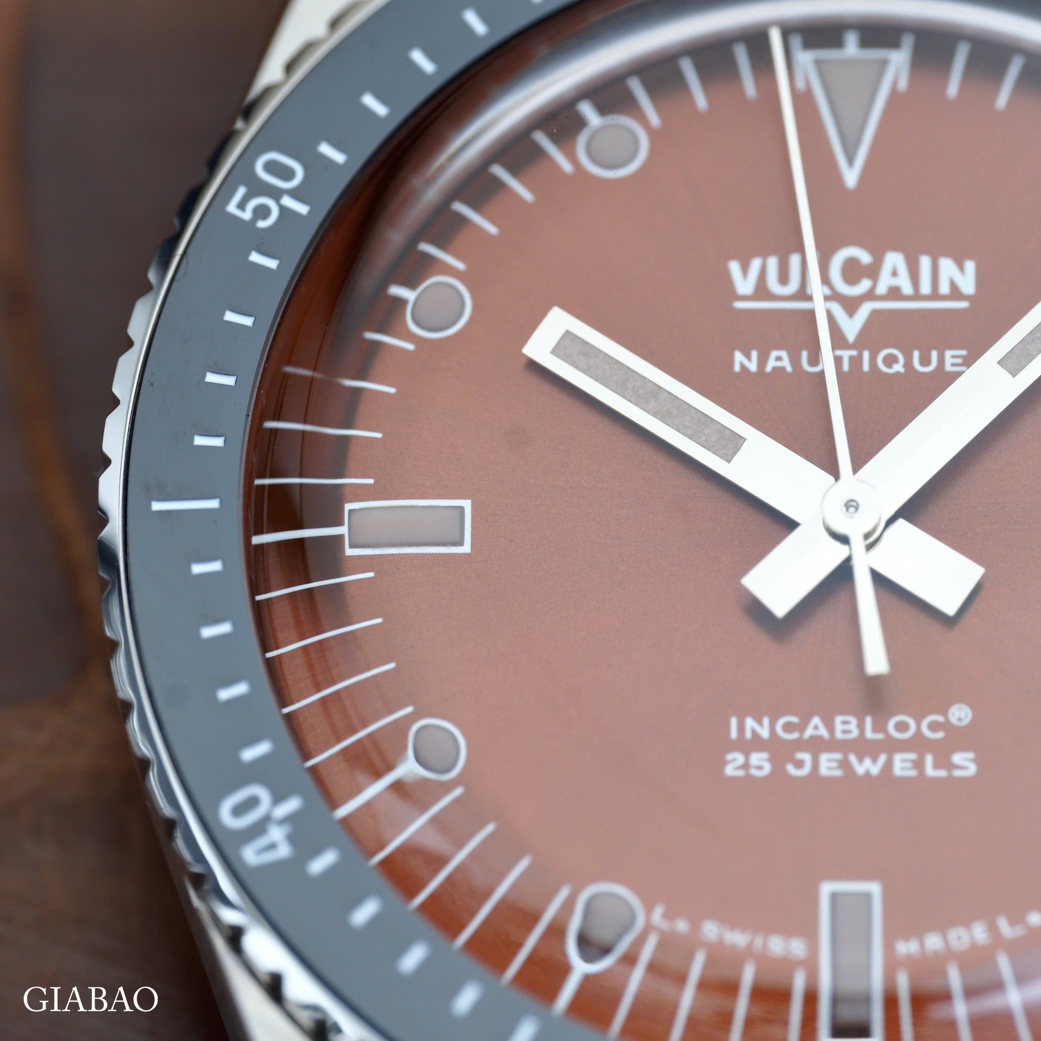 Vulcain, dòng sản phẩm Skindiver, Ref no: 660170A47.BAR200