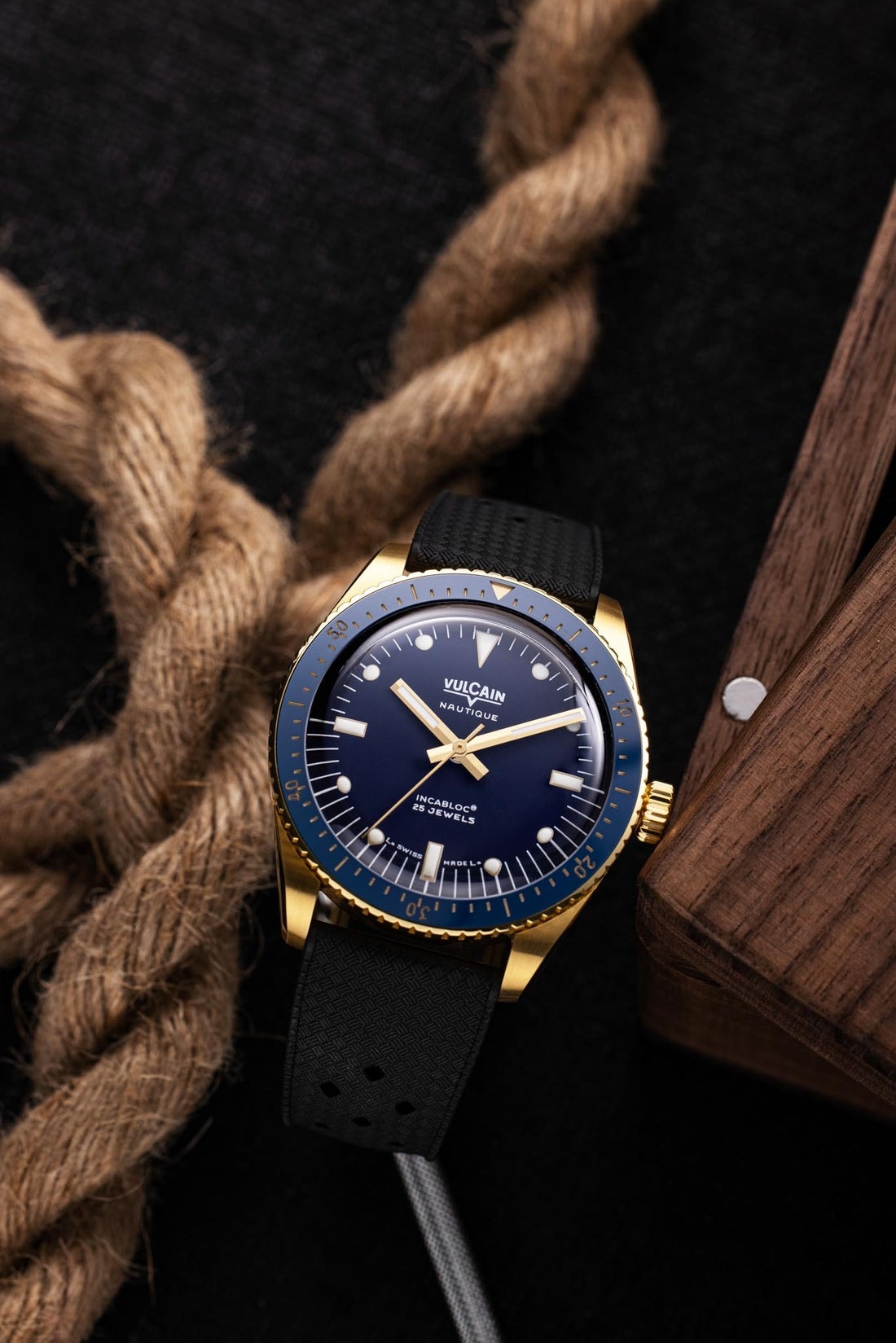 Đồng Hồ Vulcain Skindiver Nautique Gold & Blue 661170A37.BOC201