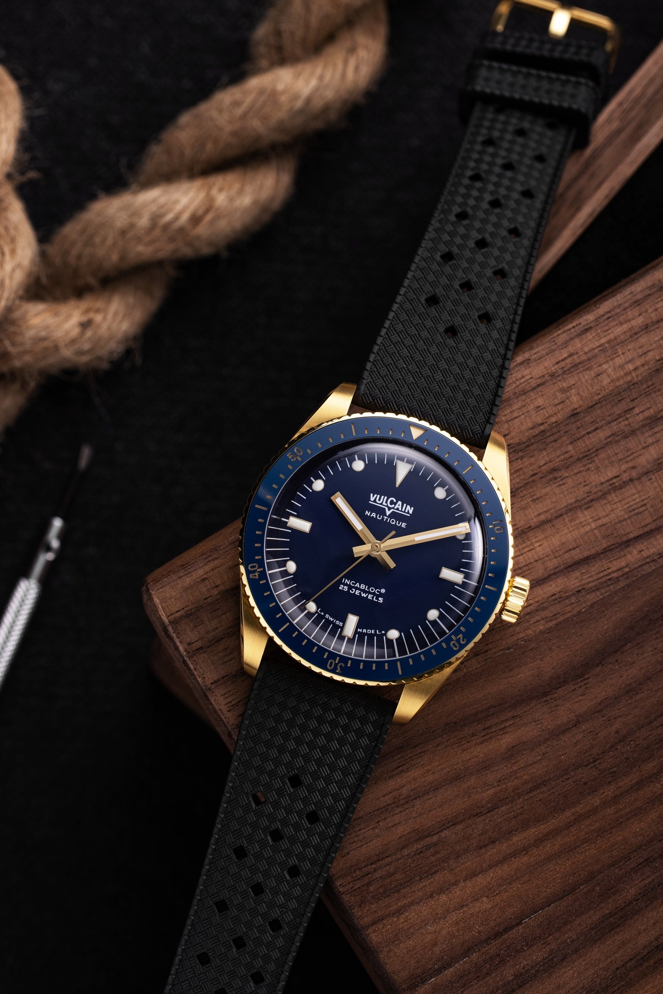 Đồng Hồ Vulcain Skindiver Nautique Gold & Blue 661170A37.BOC201