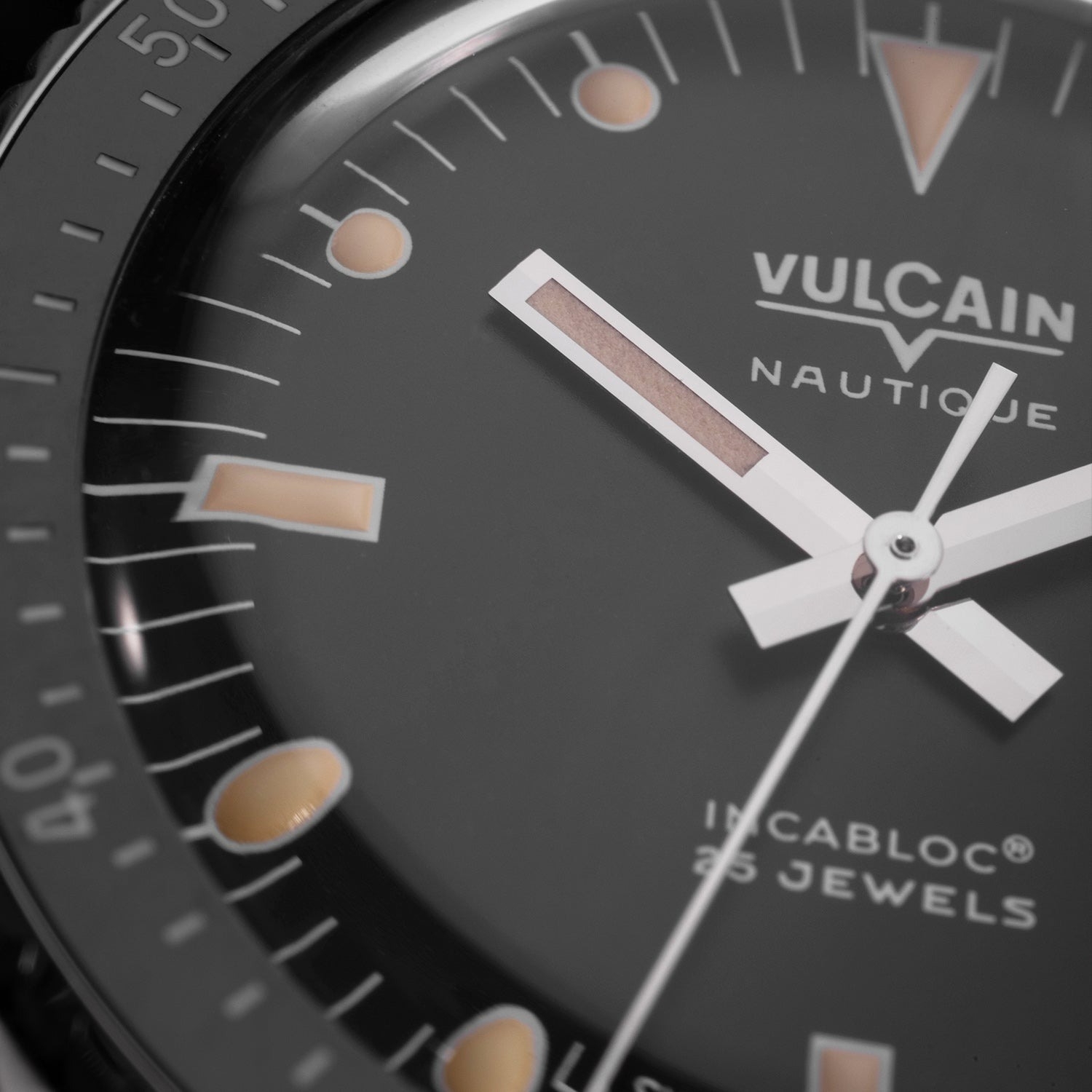 Vulcain, dòng sản phẩm Skindiver, Ref no: 660170A07.BAR200