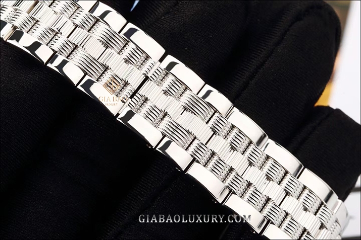 Đồng Hồ Vacheron Constantin Traditionnelle 25557/Q01G-9276