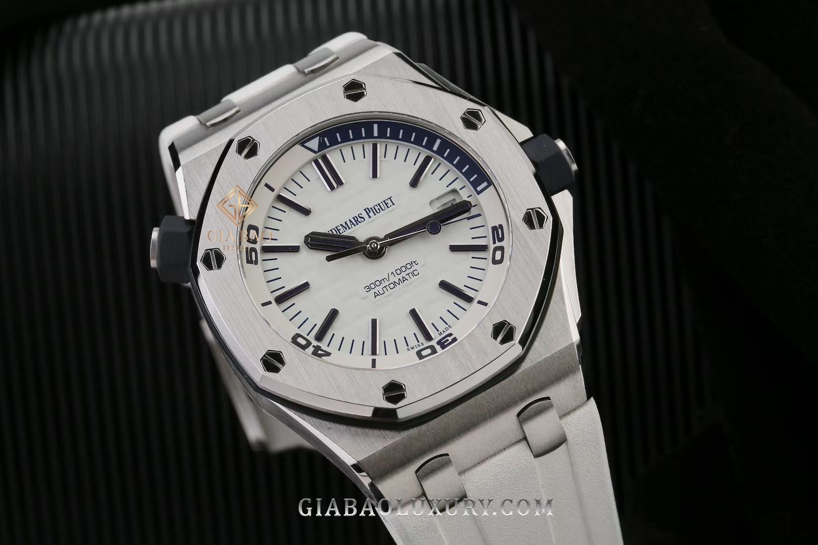 Đồng Hồ Audemars Piguet Royal Oak Offshore 15710ST.OO.A010CA.01