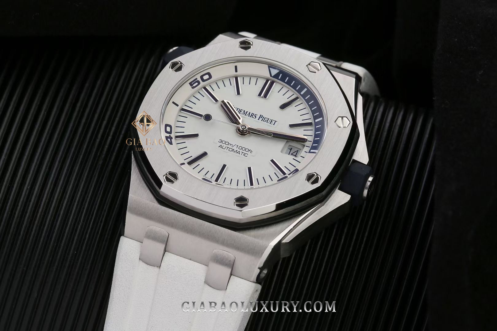 Đồng Hồ Audemars Piguet Royal Oak Offshore 15710ST.OO.A010CA.01