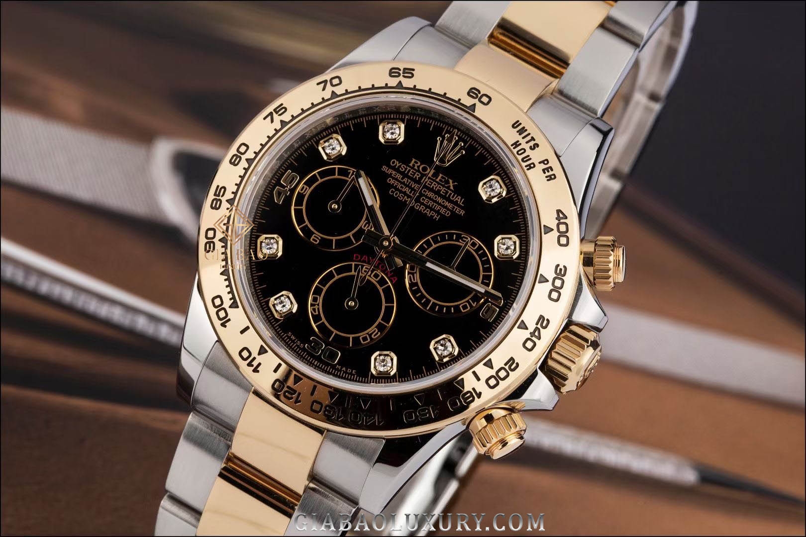 Đồng Hồ Rolex Cosmograph Daytona 116503 Mặt Số Đen Cọc Số Nạm Kim Cương