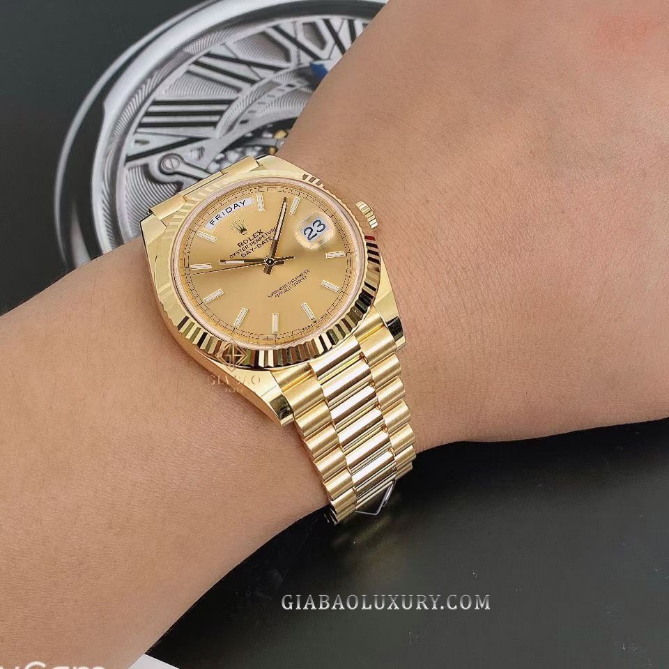 Đồng Hồ Rolex Day-Date 40 228238 Mặt Số Champagne