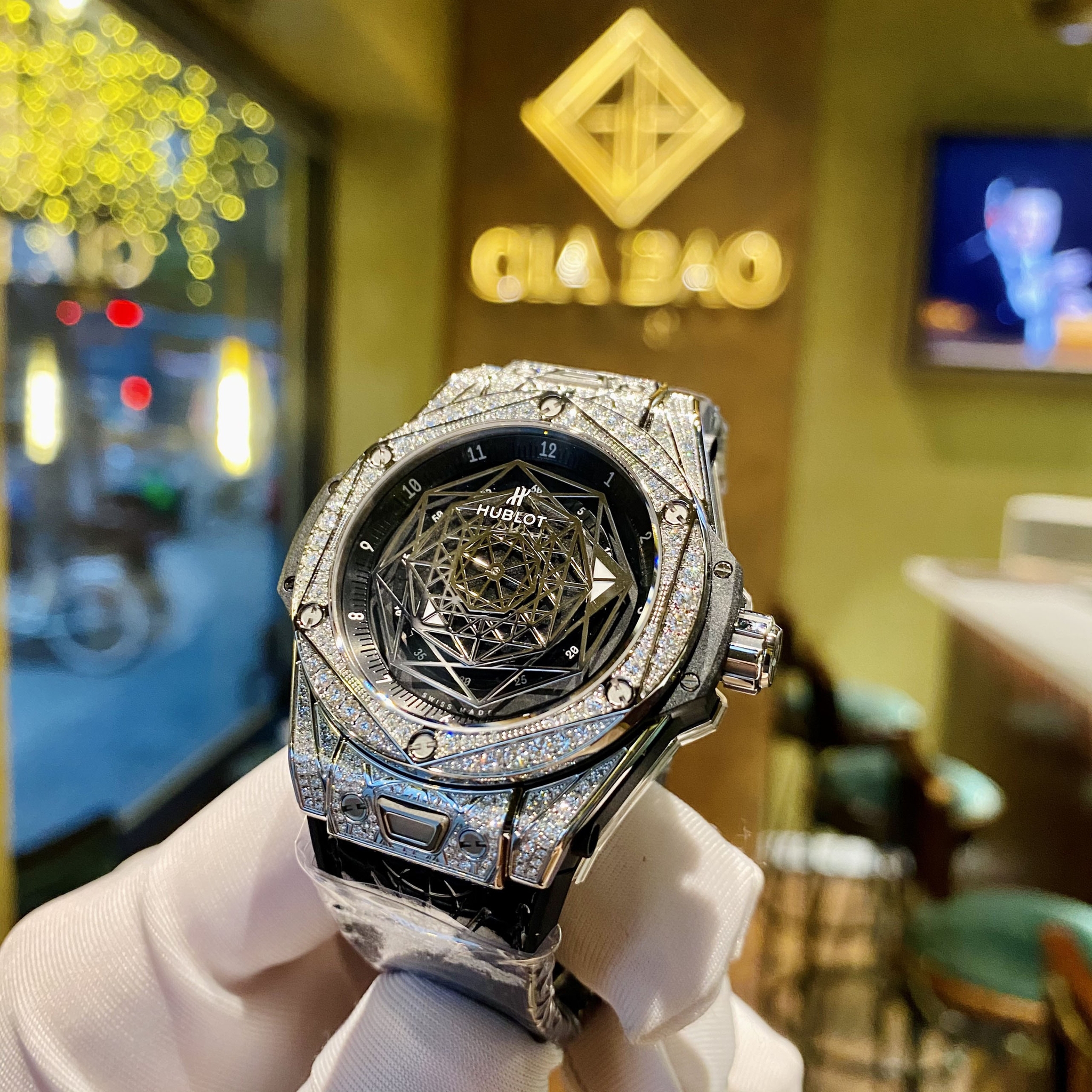 Đồng Hồ Hublot Big Bang 465.SS.1117.VR.1704.MXM18