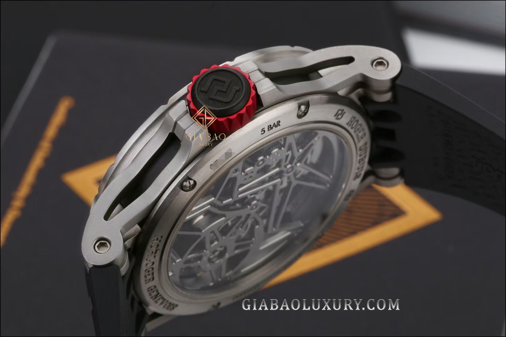 Đồng Hồ Roger Dubuis Excalibur RDDBEX0545