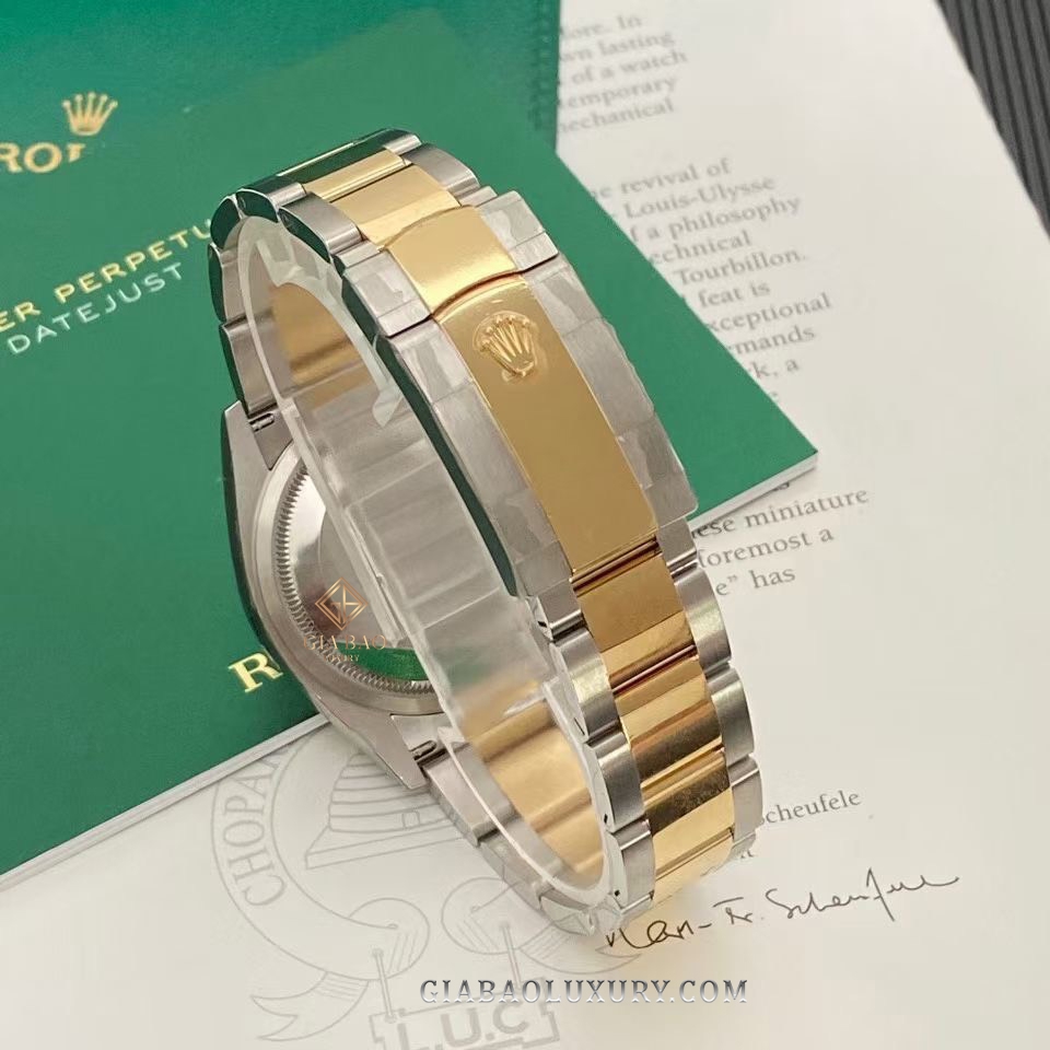 Đồng Hồ Rolex Datejust 36 126233 Mặt Số Xanh Lá Cọc Số La Mã