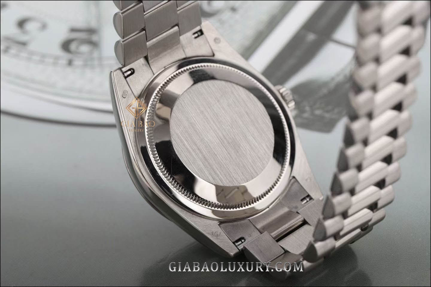 Đồng Hồ Rolex Day Date 36 118239 Mặt Số Vi Tính Bạc