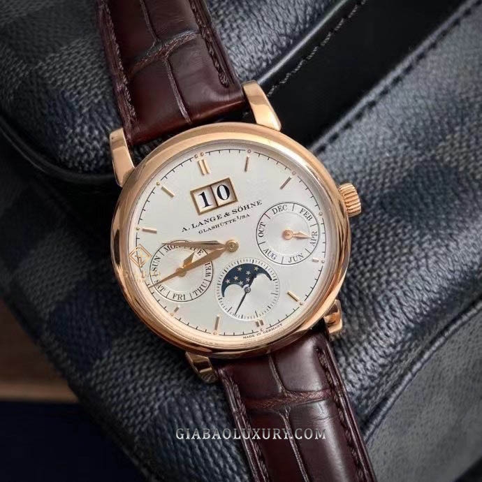 Đồng Hồ A. Lange & Söhne Saxonia Annual Calendar 330.032