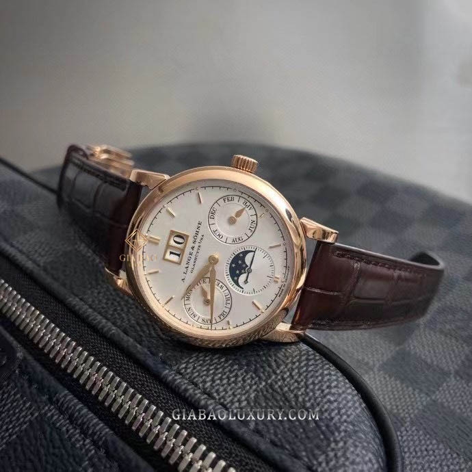 Đồng Hồ A. Lange & Söhne Saxonia Annual Calendar 330.032