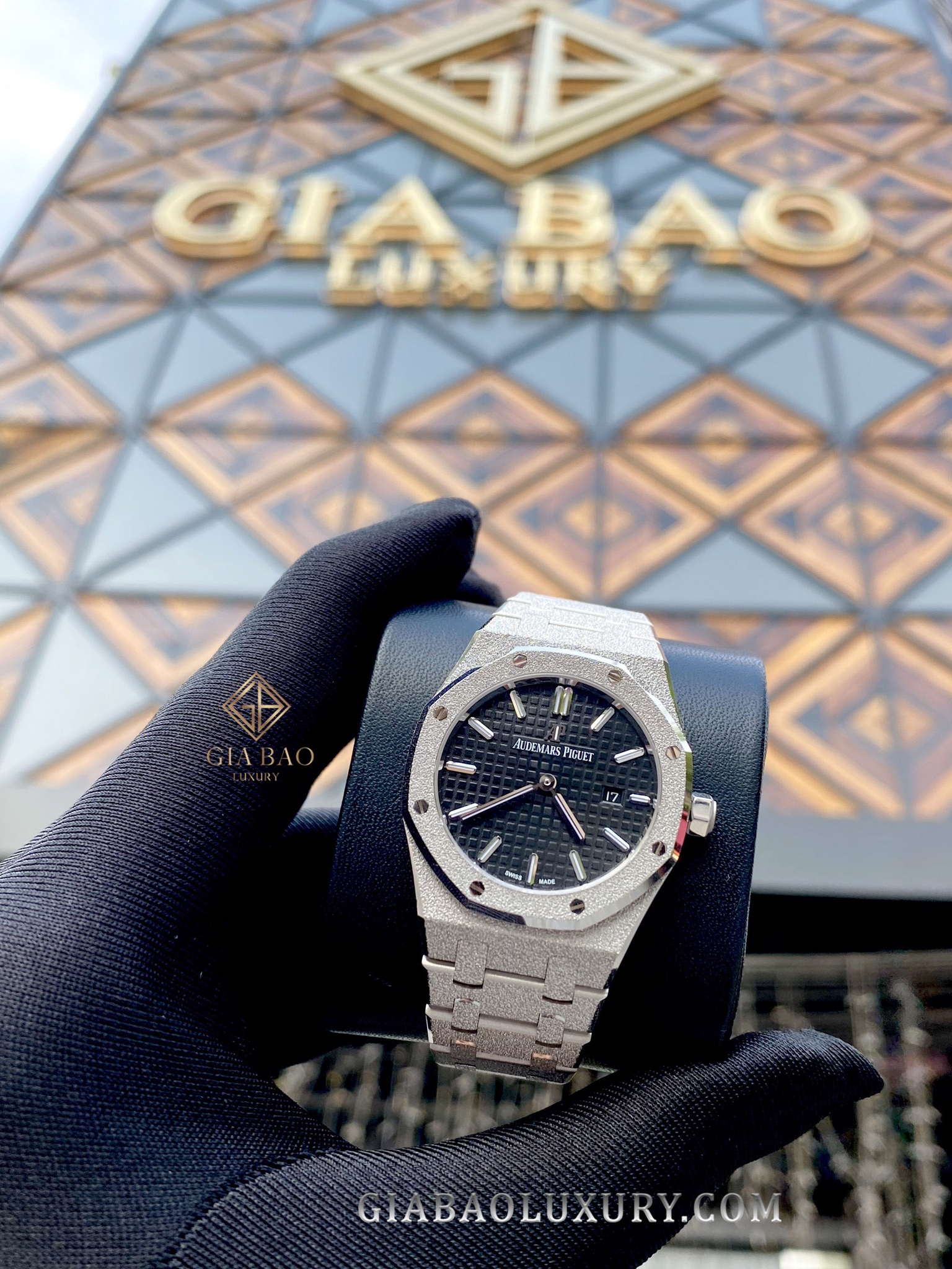 Đồng Hồ Audemars Piguet Royal Oak Frosted Gold 67653BC.GG.1263BC.02