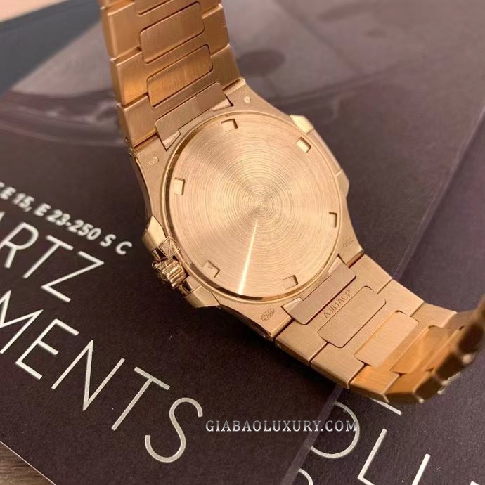 Đồng Hồ Patek Philippe Nautilus 7010/1R-011