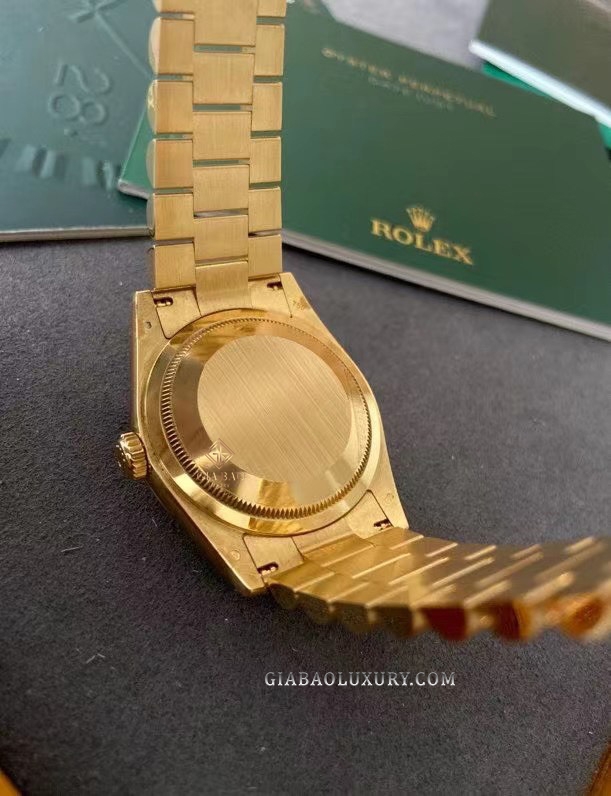 Đồng Hồ Rolex Day Date 36 118238 Mặt Số Dát Kim Cương Cọc Số La Mã