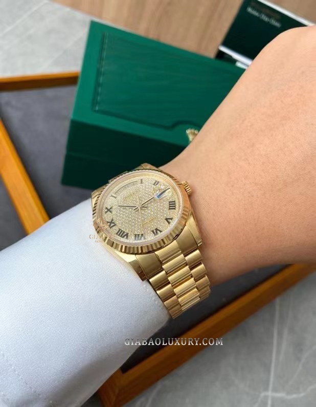 Đồng Hồ Rolex Day Date 36 118238 Mặt Số Dát Kim Cương Cọc Số La Mã