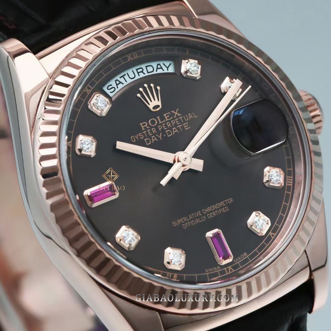 Đồng Hồ Rolex Day-Date 36 118135 Mặt Số Chocolate Nạm Kim Cương Và Hồng Ngọc