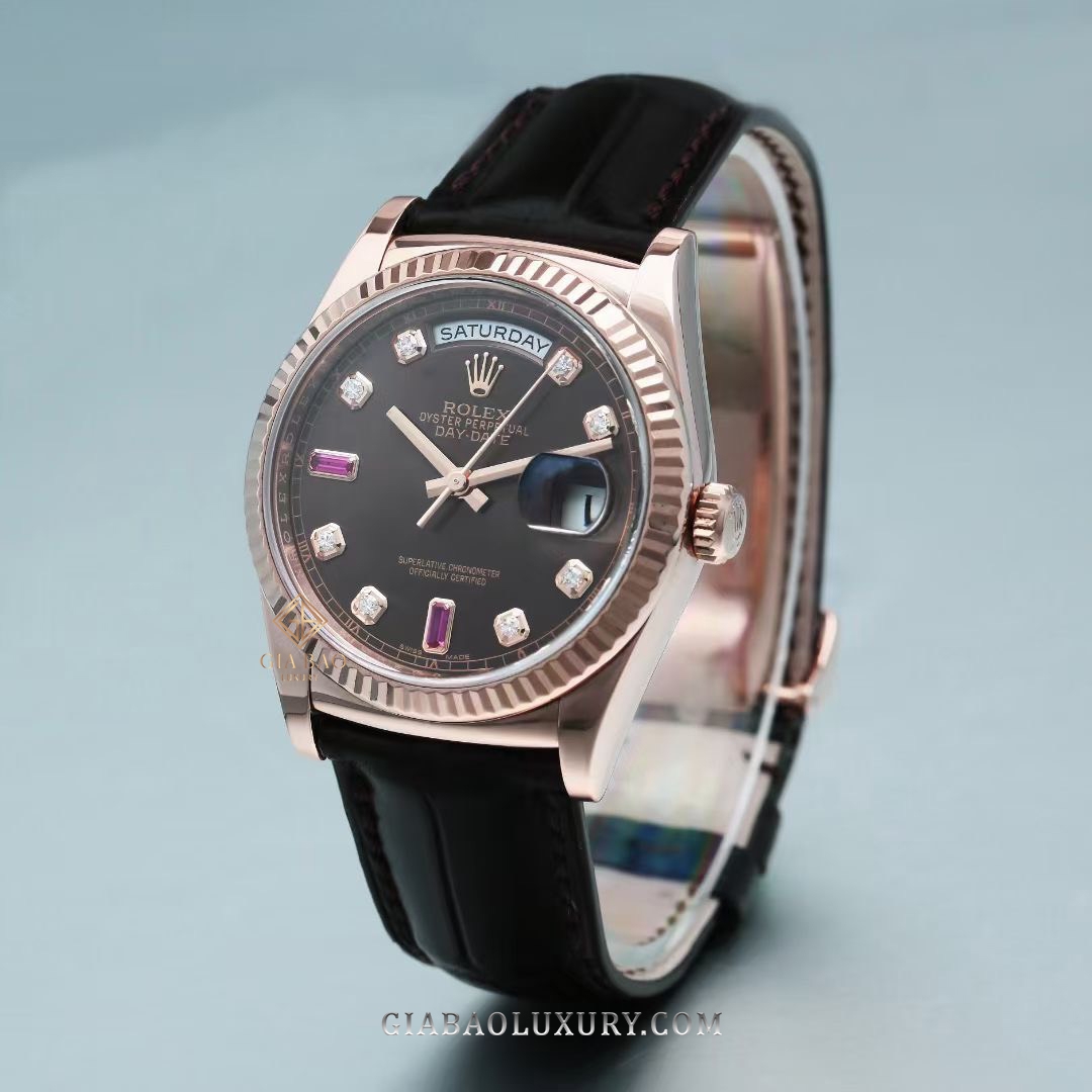 Đồng Hồ Rolex Day-Date 36 118135 Mặt Số Chocolate Nạm Kim Cương Và Hồng Ngọc