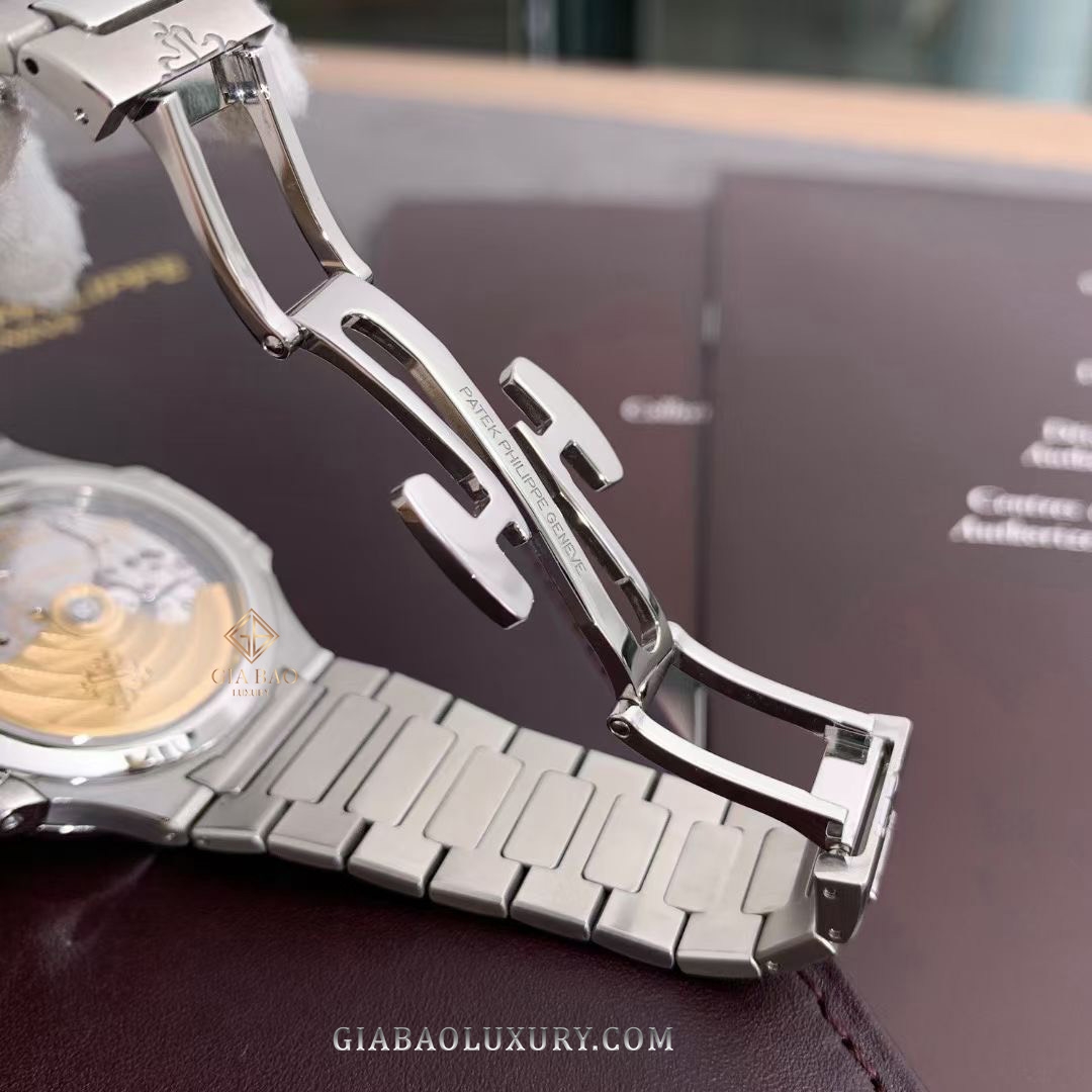 Đồng Hồ Patek Philippe Nautilus 7118/1A-001