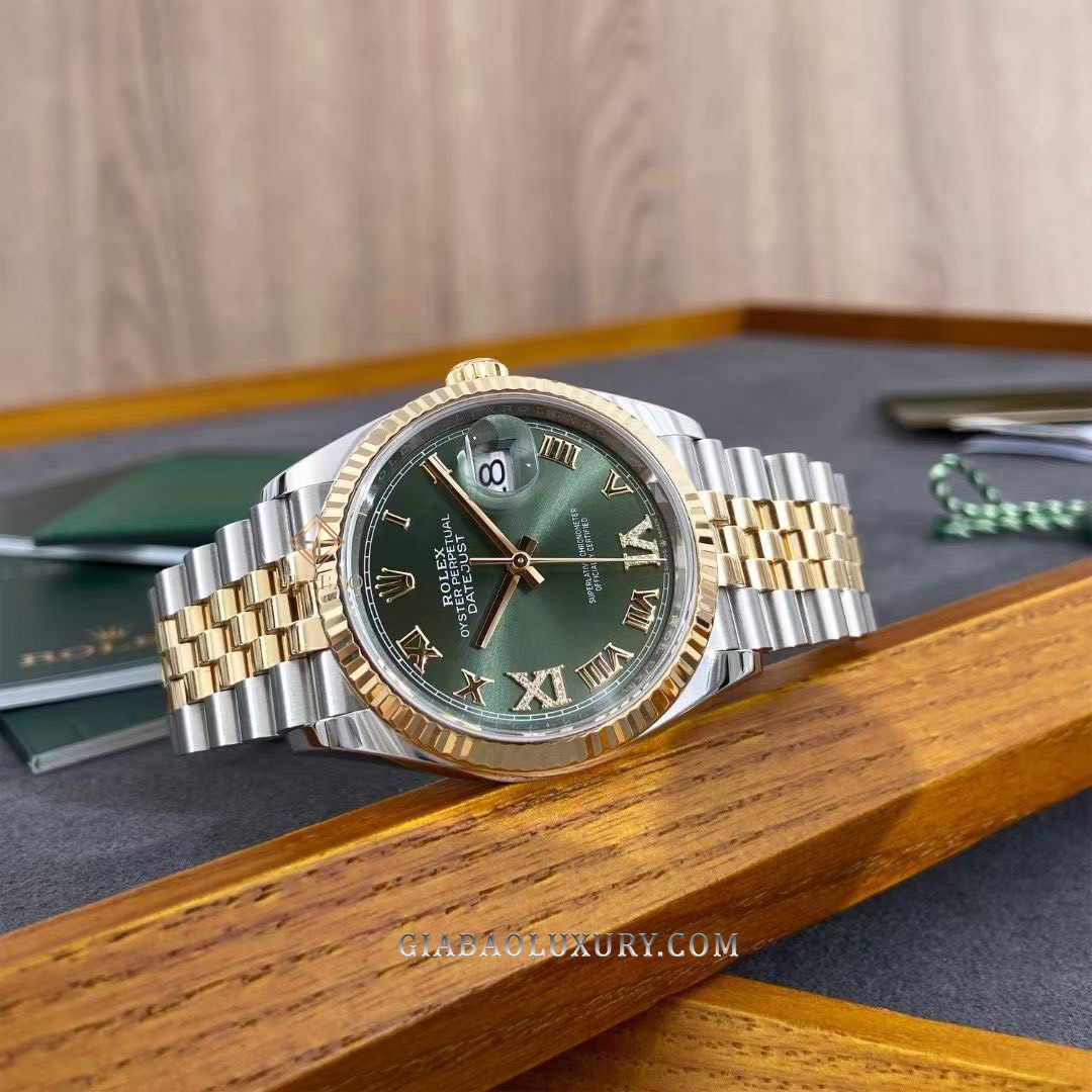 Đồng Hồ Rolex Datejust 36 126233 Mặt Số Xanh Oliu Cọc Số La Mã Nạm Kim Cương