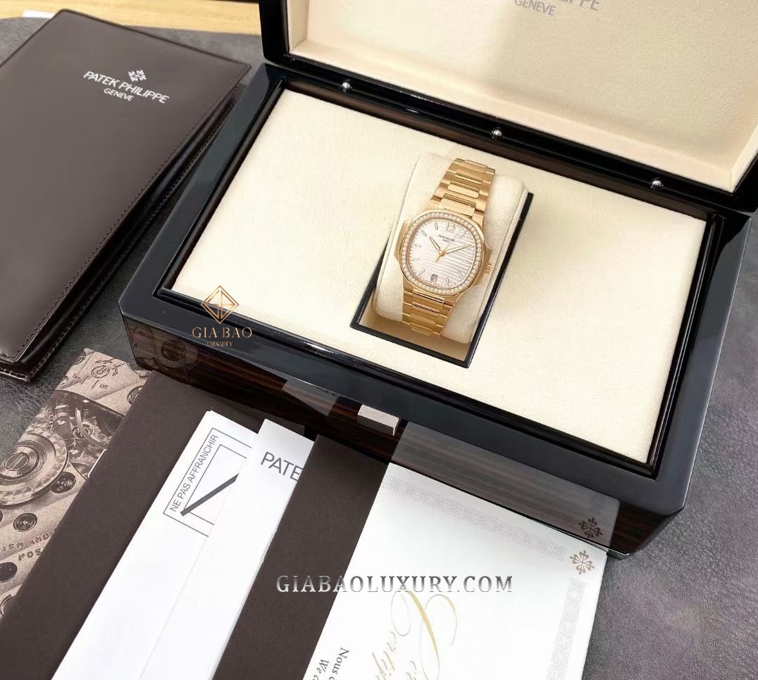 Đồng Hồ Patek Philippe Nautilus 7118/1200R-001