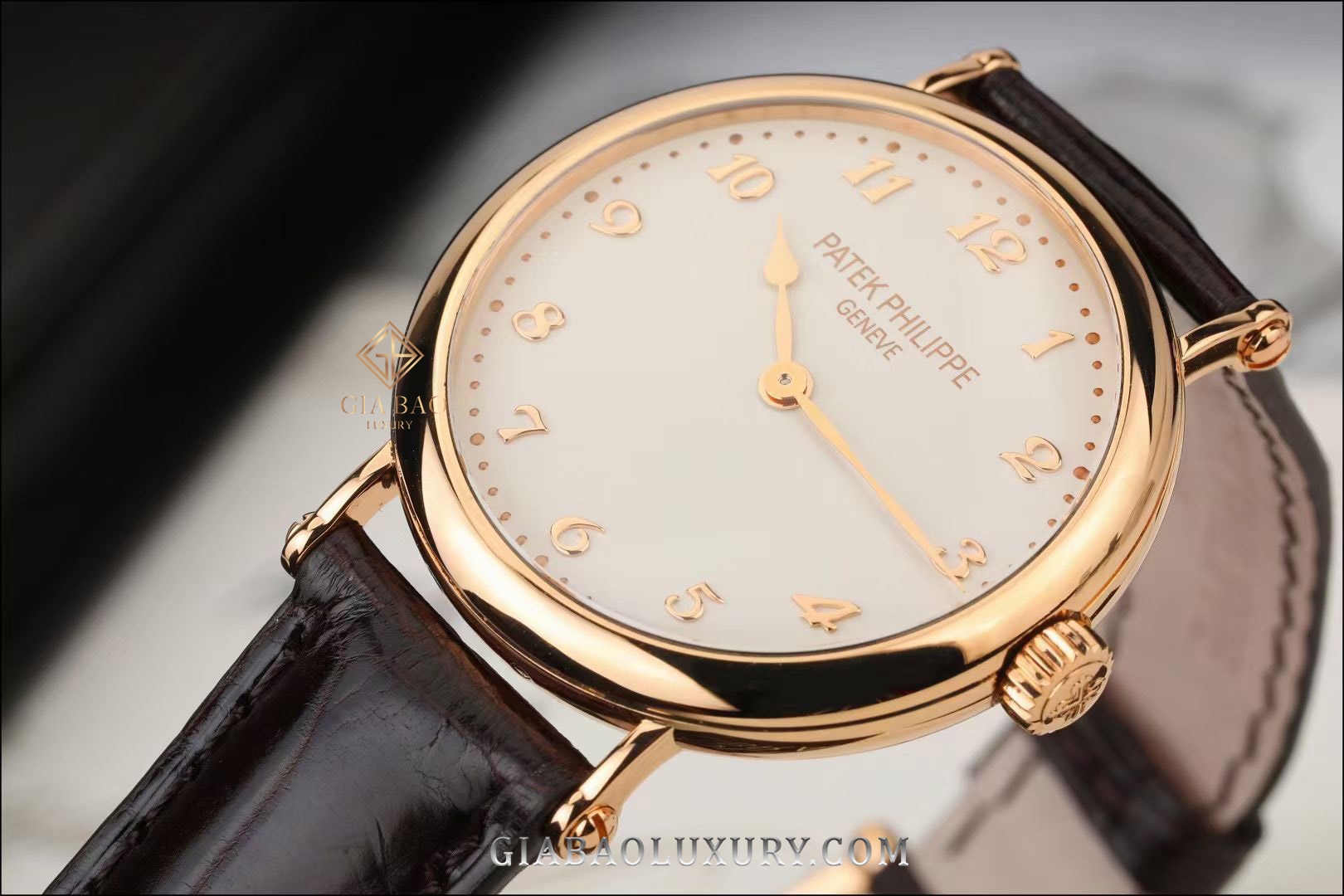 Đồng Hồ Patek Philippe Calatrava 7200R-001