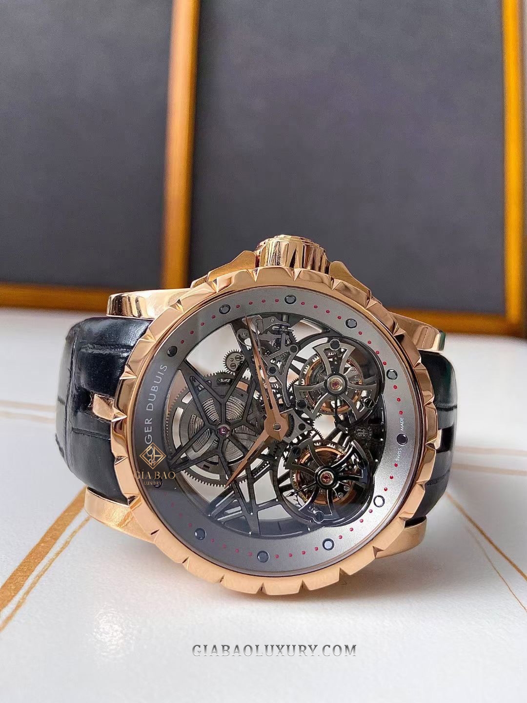 Đồng Hồ Roger Dubuis Skeleton Double Flying Tourbillon RDDBEX0283