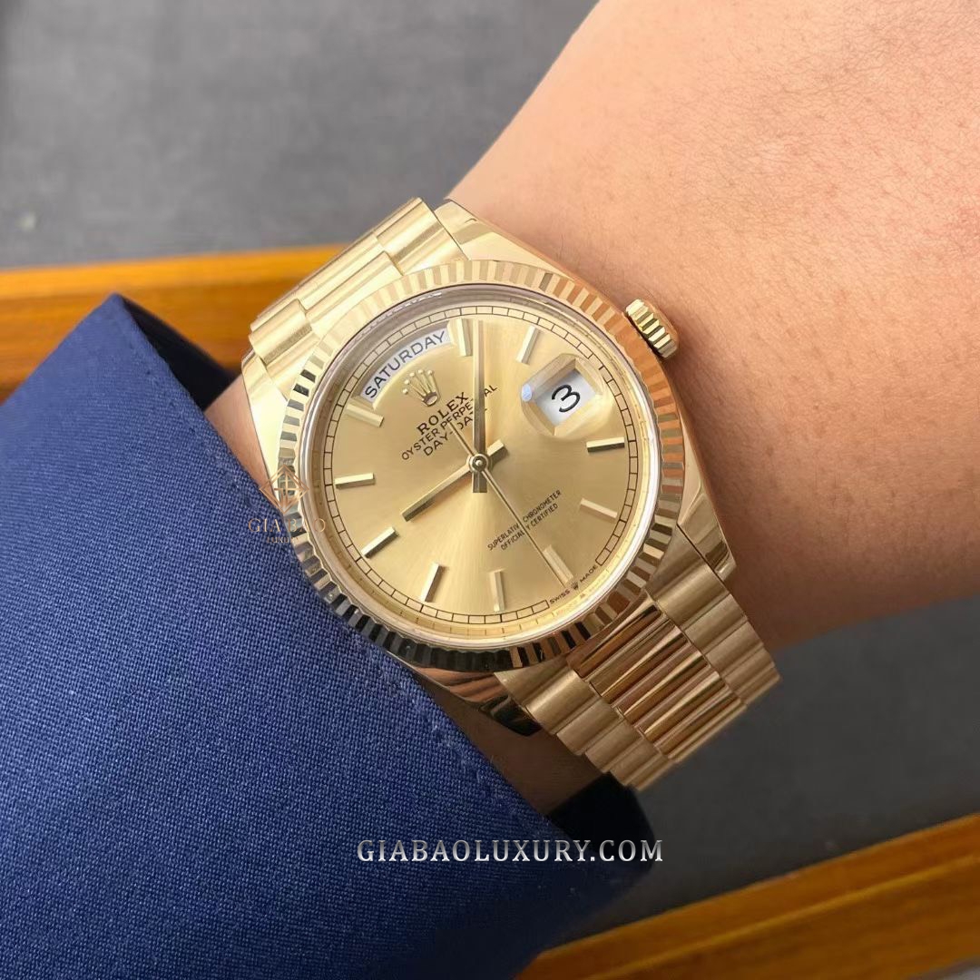 Đồng Hồ Rolex Day-Date 36 128238 Mặt Số Vàng Champagne