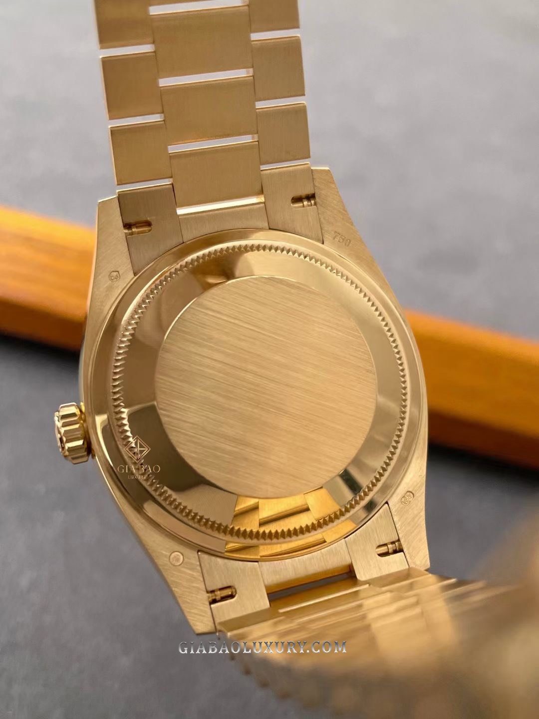 Đồng Hồ Rolex Day-Date 36 128238 Mặt Số Vàng Champagne