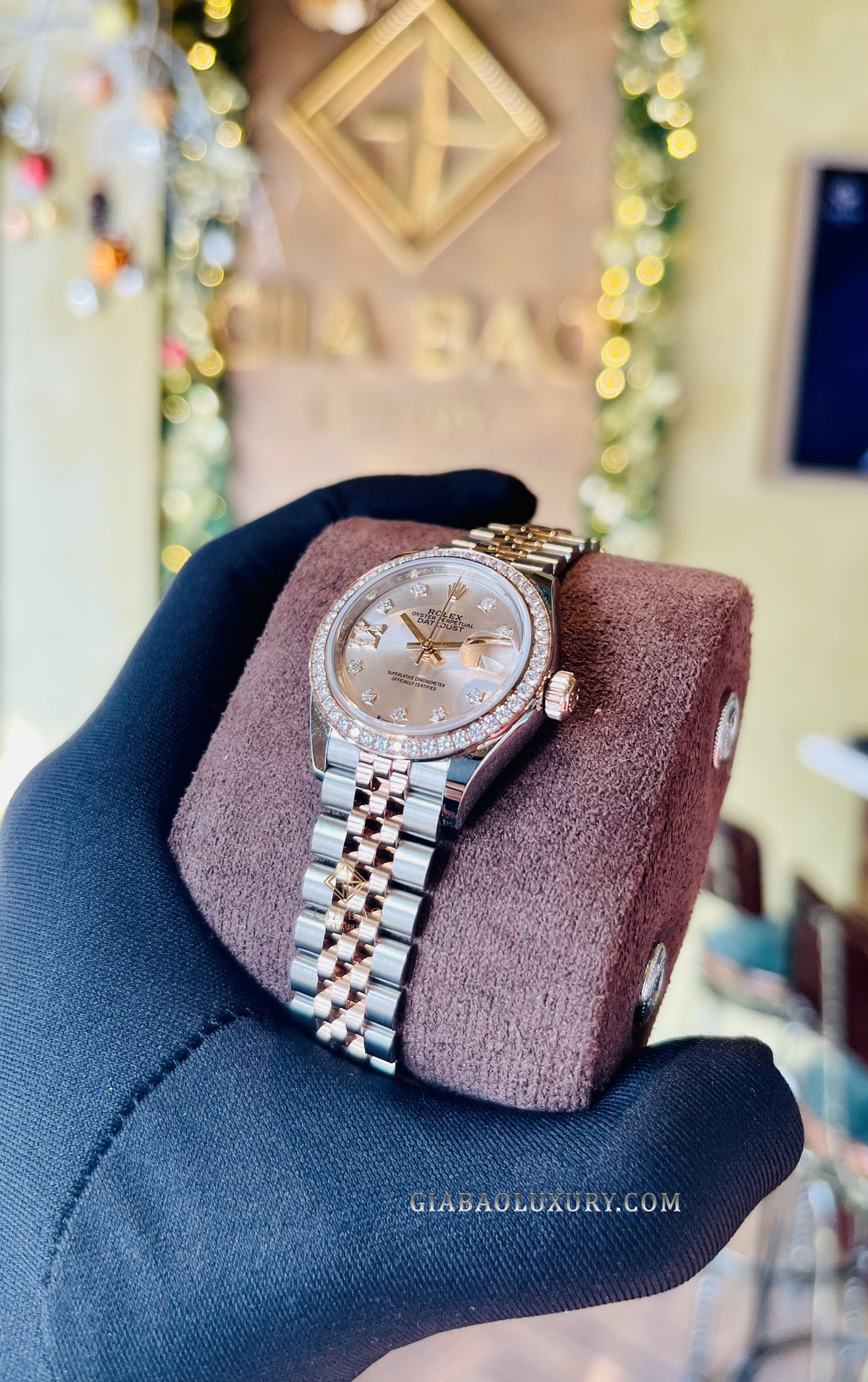 Đồng Hồ Rolex Lady-Datejust 279381RBR Mặt Sundurst Cọc Số Kim Cương Sao