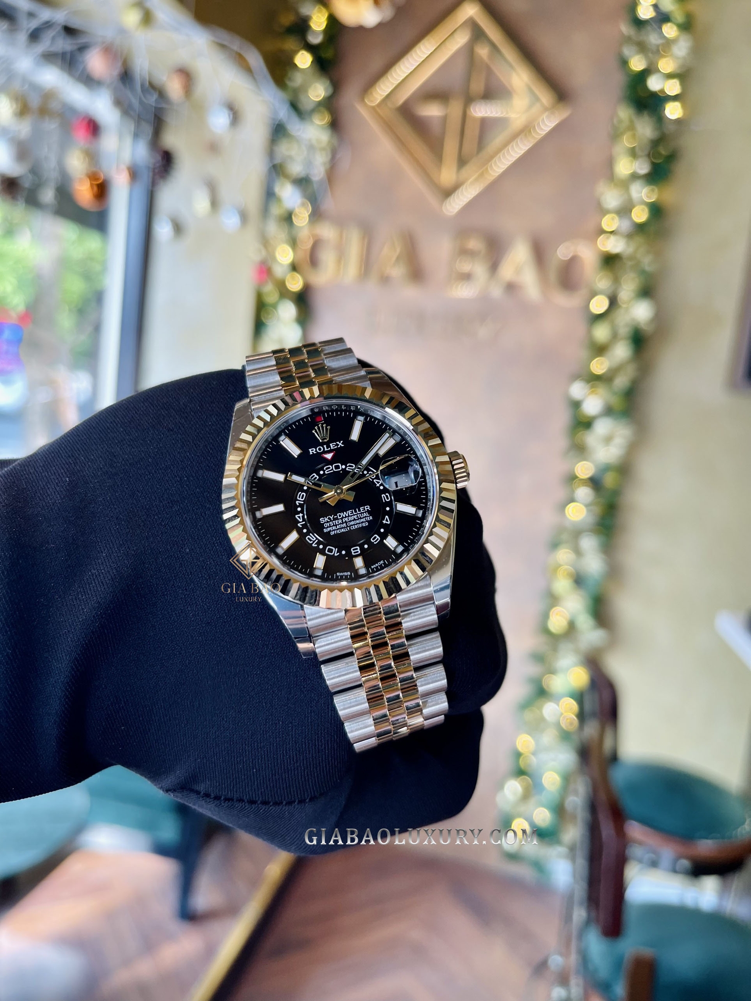 Đồng Hồ Rolex Sky-Dweller 326933-0005 Mặt Số Đen