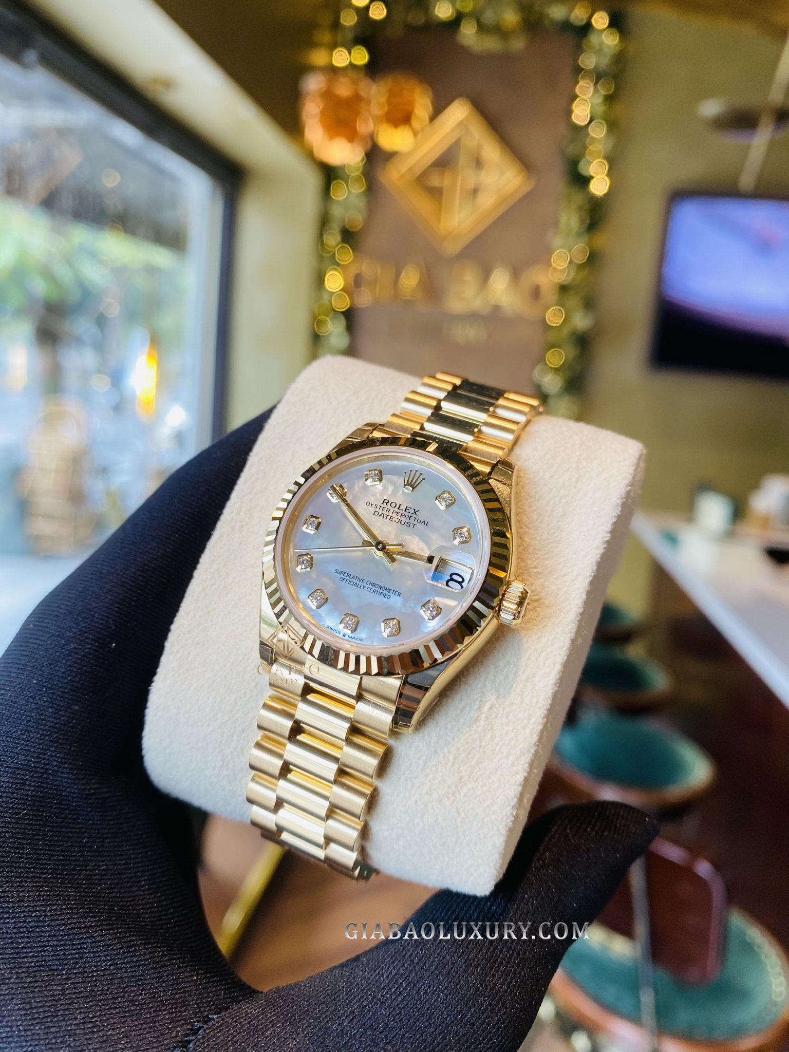 Đồng Hồ Rolex Lady Datejust 278278 Mặt Số Vỏ Trai Trắng