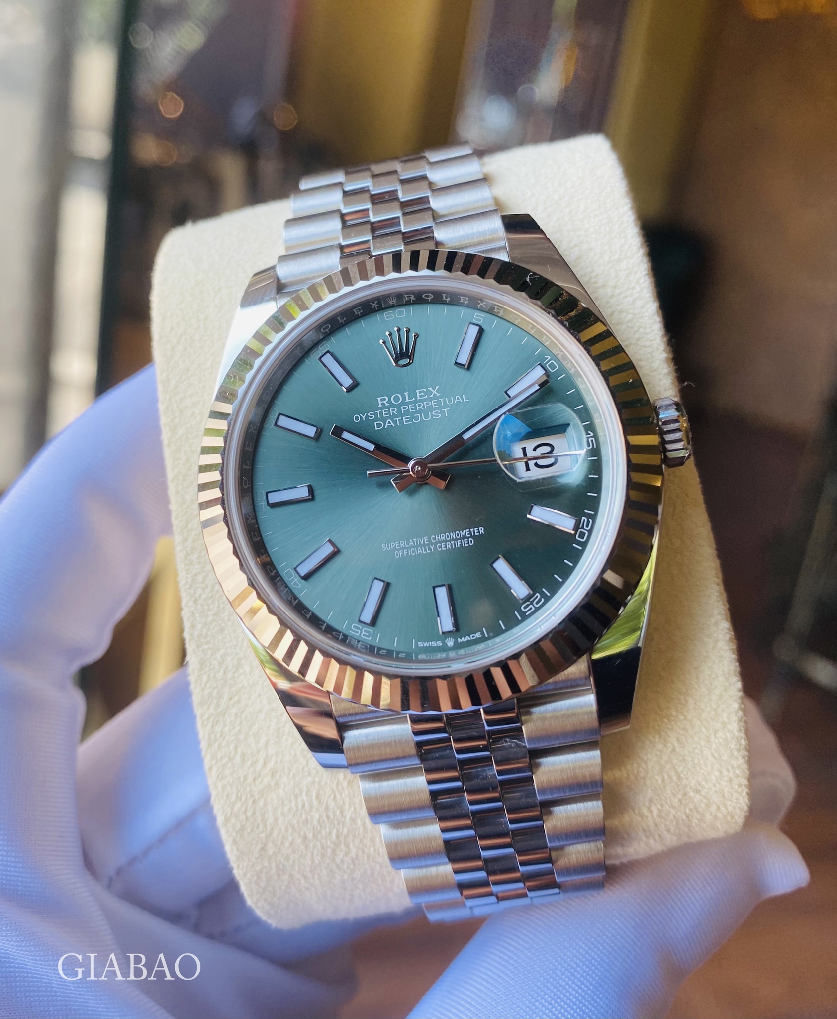 Đồng Hồ Rolex Datejust 41 126334 Mặt Số Xanh Lá Cây Cọc Dạ Quang